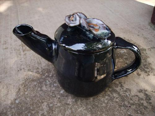 teapotblackcallalilies.jpg